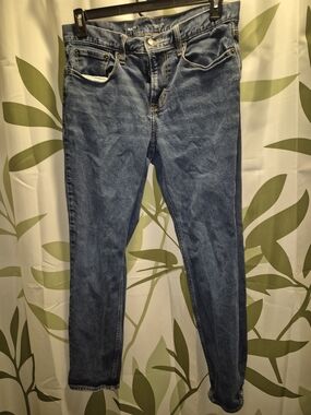 Old Navy Straight-Leg Women's Jeans in Medium Blue